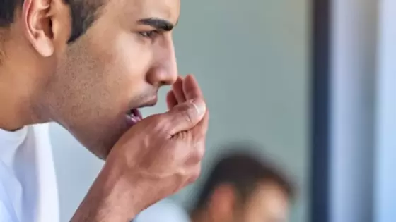 كيف اعرف مصدر رائحة الفم